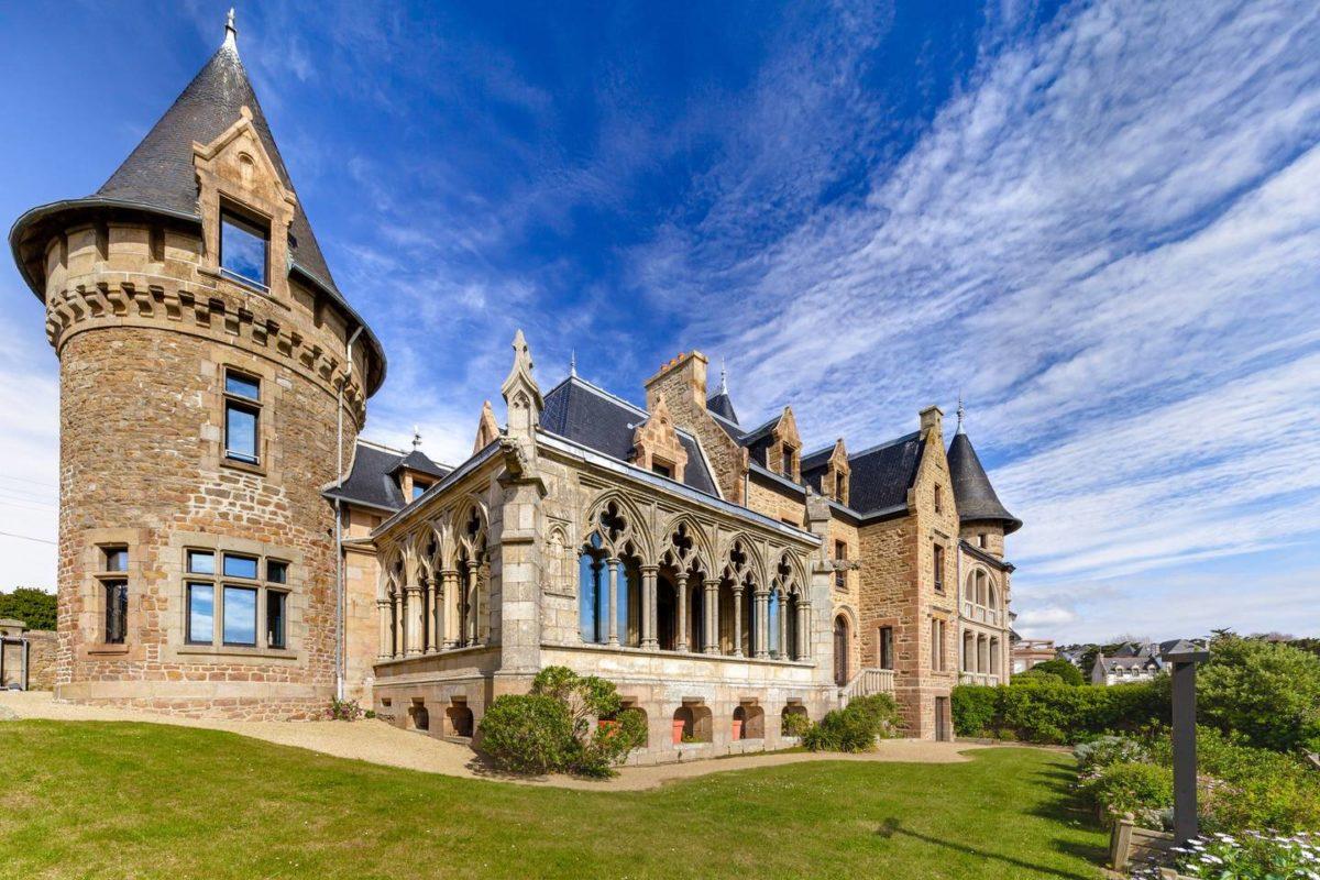 The 15 Best Airbnb Castles In Europe | Flourishmentary